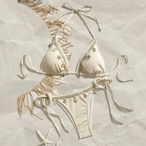 Chic Y2K Cream Bikini Set with Seashell Embroidery